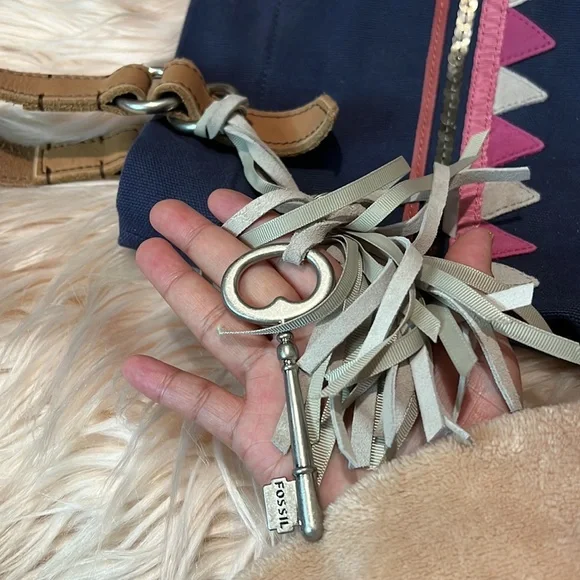 🌟🌟Excelent condtion fossil bag - Picture 10 of 10